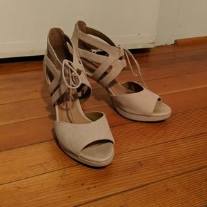 Clarks Blush Suede Heels